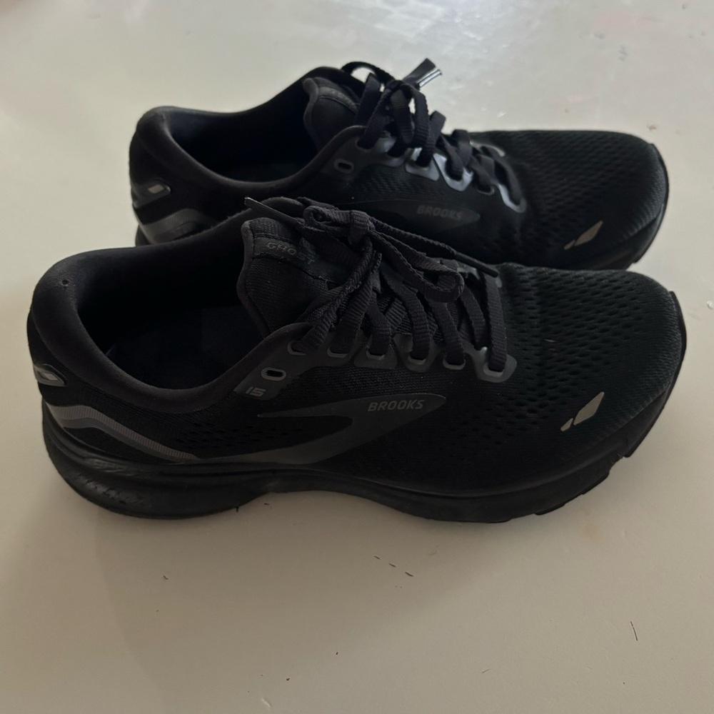 Brooks Men’s Black Athletic Running Shoes with Gray Accents